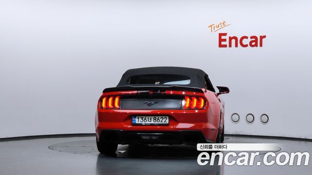 Ford Mustang Convertible — пробег 51 266 км — фото 4 из 5