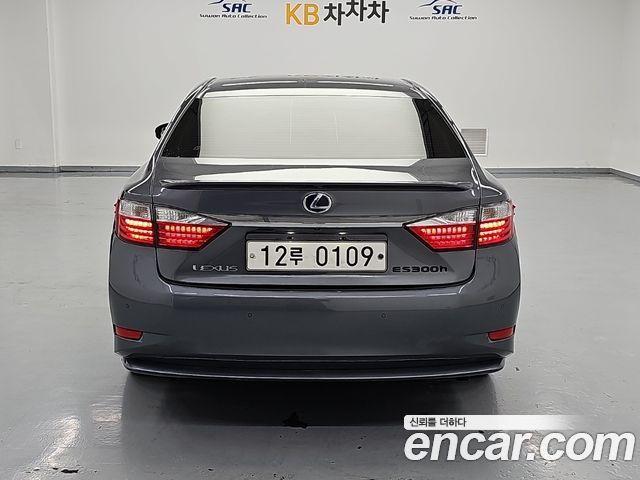 Lexus ES Supreme XV60 — пробег 141 544 км — фото 4 из 5