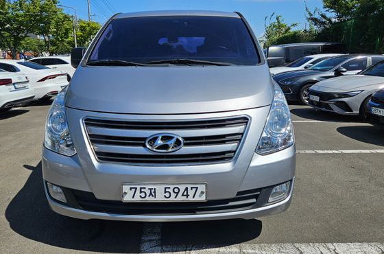Hyundai Starex 12-Seater Wagon Smart — пробег 188 457 км — фото 1 из 5