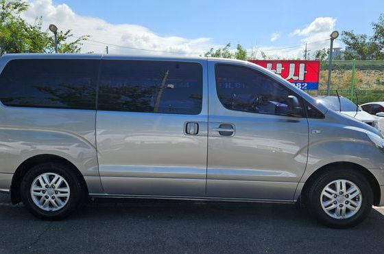 Hyundai Starex 12-Seater Wagon Smart — пробег 188 457 км — фото 4 из 5
