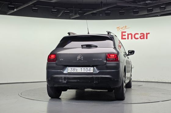 Citroen-DS C4 CACTUS 1.6 BlueHDi Shine — пробег 90 967 км — фото 4 из 5