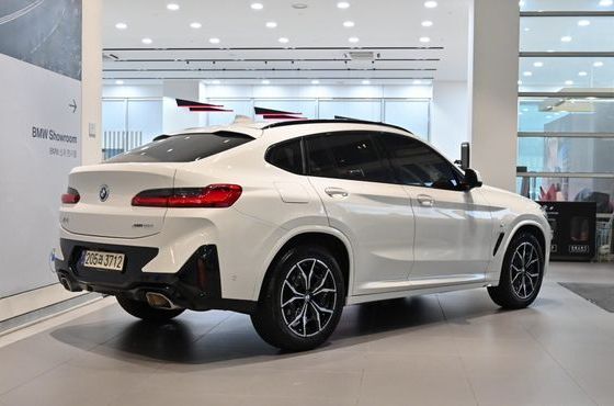 BMW X4 xDrive20i M Sport — пробег 42 821 км — фото 4 из 5