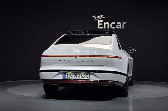 Hyundai Grandeur Calligraphy — пробег 18 177 км — фото 4 из 5
