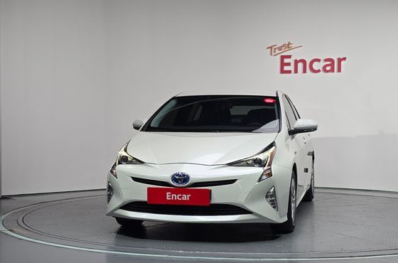 Toyota Prius 1.8 E — пробег 157 374 км — фото 3 из 5
