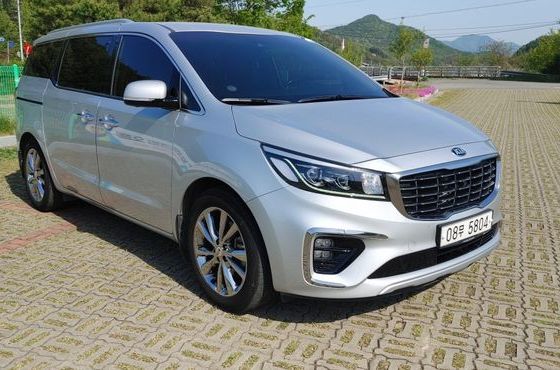 Kia Carnival 9-Seater Noblesse Special — пробег 68 667 км — фото 3 из 5