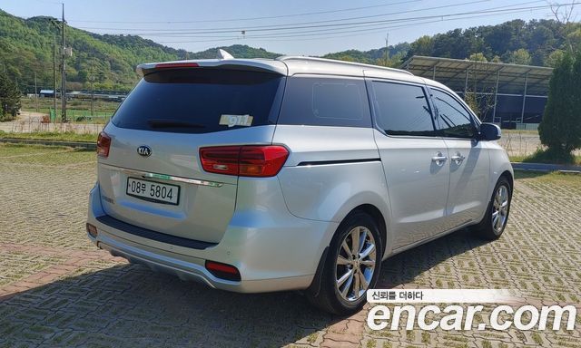 Kia Carnival из Кореи Encar