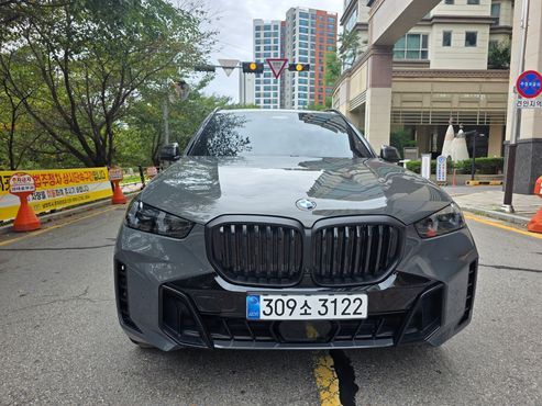 BMW X5 xDrive 40i M Sport — пробег 10 100 км — фото 3 из 5