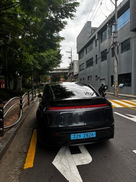 Tesla Model Y Premium RWD — пробег 10 250 км — фото 2 из 5