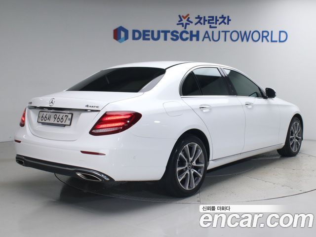 Mercedes-Benz E-Class из Кореи Encar