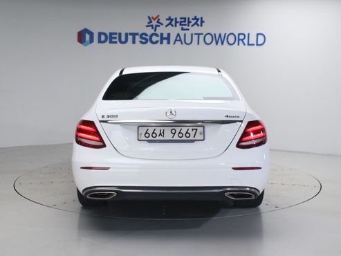 Mercedes-Benz E-Class E300 4MATIC Avnatgarde — пробег 113 496 км — фото 4 из 5