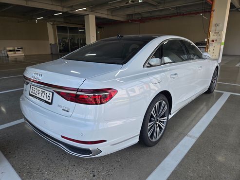 Audi A8 55 TFSI Quattro Premium LWB — пробег 100 км — фото 2 из 5