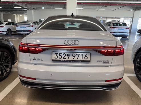 Audi A8 55 TFSI Quattro Premium LWB — пробег 100 км — фото 4 из 5