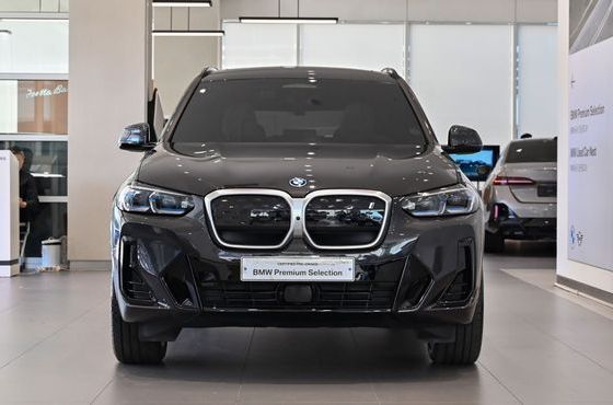 BMW iX3 M Sports — пробег 11 785 км — фото 2 из 5