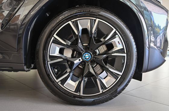 BMW iX3 M Sports — пробег 11 785 км — фото 5 из 5