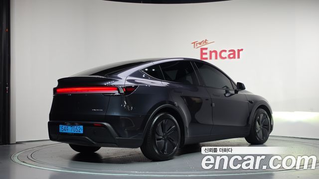 Tesla Model Y Premium Long Range AWD — пробег 13 770 км — фото 2 из 5