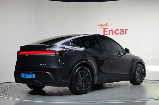 Tesla Model Y Premium Long Range AWD — пробег 13 770 км — фото 2 из 5