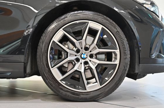 BMW 5-Series 530i xDrive — пробег 25 552 км — фото 5 из 5