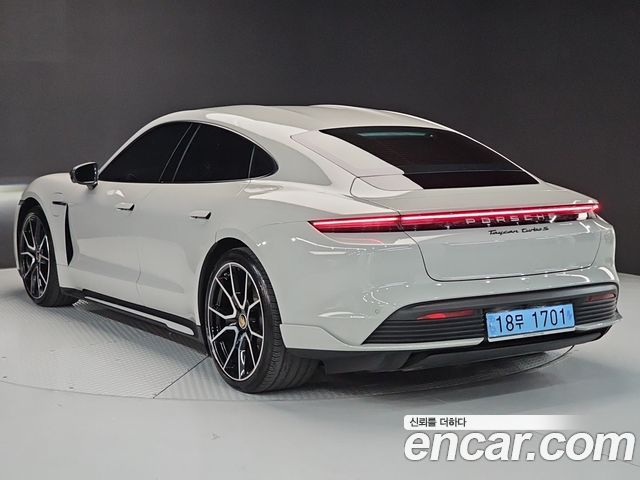 Porsche Taycan Base — пробег 34 472 км — фото 4 из 5