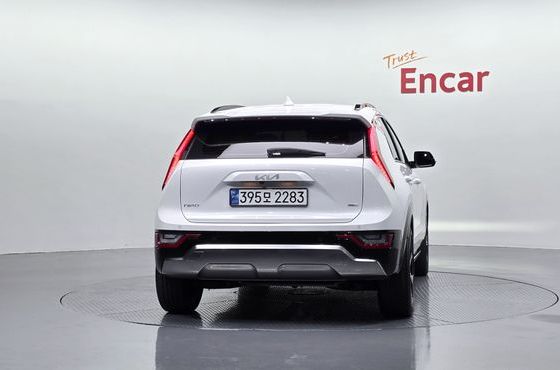 Kia Niro Prestige — пробег 27 159 км — фото 4 из 5