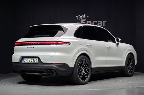 Porsche Cayenne 3.0 S E-Hybrid — пробег 16 104 км — фото 2 из 5