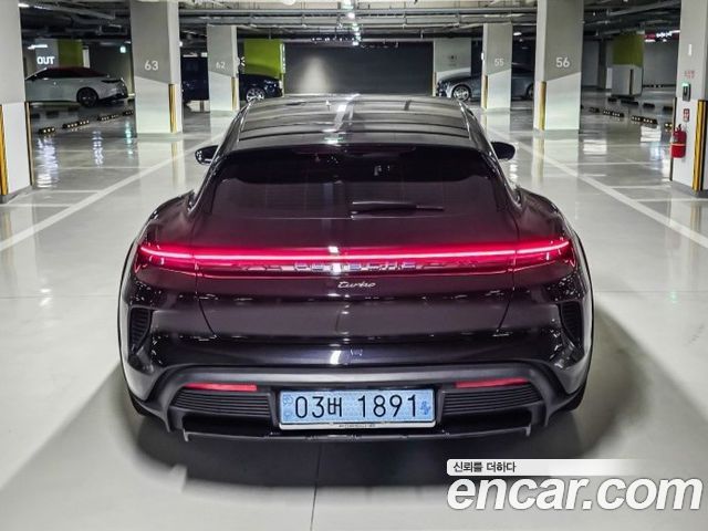 Porsche Taycan Turbo Cross Turismo — пробег 7 600 км — фото 5 из 5
