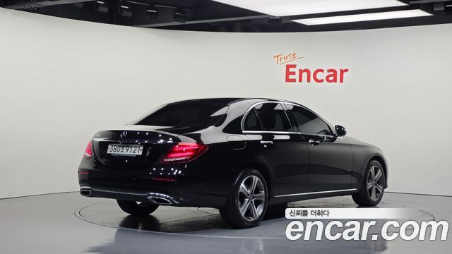 Mercedes-Benz E-Class из Кореи Encar