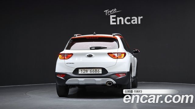 Kia Stonic из Кореи Encar