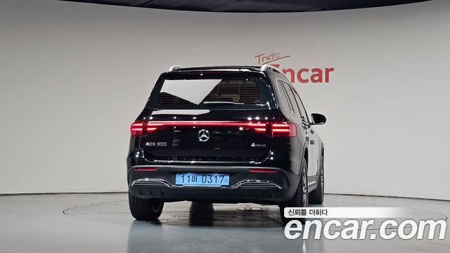 Mercedes-Benz EQB EQB300 4MATIC AMG Line — пробег 22 953 км — фото 4 из 5