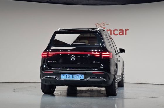 Mercedes-Benz EQB EQB300 4MATIC AMG Line — пробег 22 953 км — фото 4 из 5