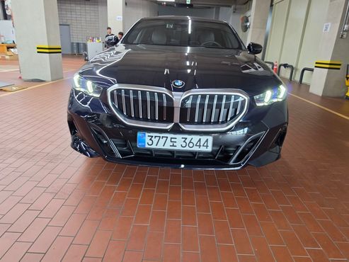 BMW 5-Series 530i xDrive M Sport — пробег 9 184 км — фото 1 из 5