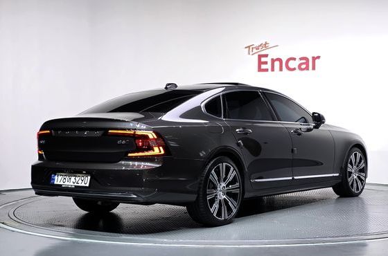 Volvo S90 B6 AWD Ultimate Bright — пробег 73 040 км — фото 2 из 5