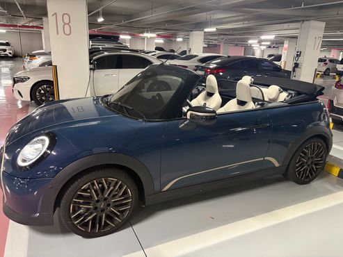 Mini Cooper Convertible Indigo Breeze Edition — пробег 1 467 км — фото 4 из 5