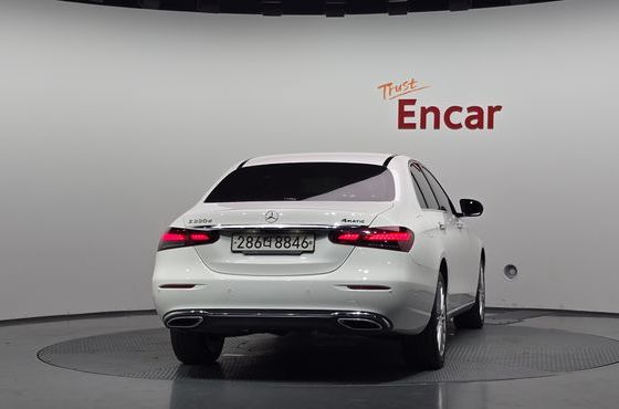 Mercedes-Benz E-Class E220d 4MATIC Exclusive — пробег 52 837 км — фото 4 из 5