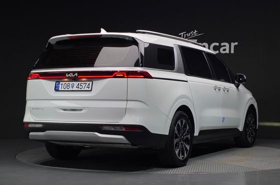 Kia Carnival Diesel 9-Seater Prestige — пробег 82 927 км — фото 2 из 5
