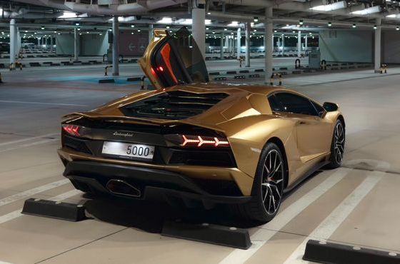 Lamborghini Aventador S LP740-4 — пробег 23 500 км — фото 4 из 5