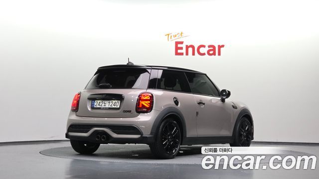 Mini Cooper Classic Third Generation — пробег 71 103 км — фото 2 из 5