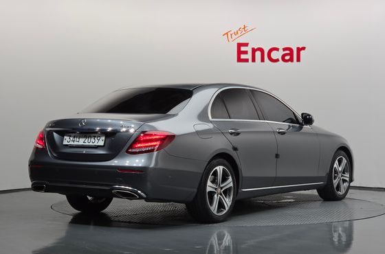 Mercedes-Benz E-Class E300 4MATIC AV Intelligent Drive — пробег 141 003 км — фото 2 из 5