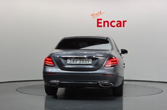 Mercedes-Benz E-Class E300 4MATIC AV Intelligent Drive — пробег 141 003 км — фото 4 из 5