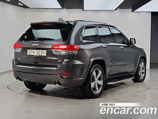Jeep Cherokee 3.0 Diesel Overland WK2 — пробег 128 800 км — фото 4 из 5