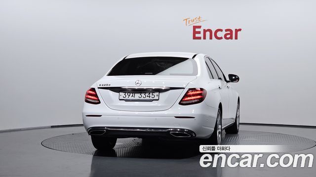 Mercedes-Benz E-Class из Кореи Encar