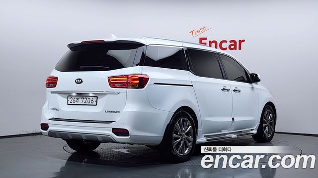 Kia Carnival из Кореи Encar