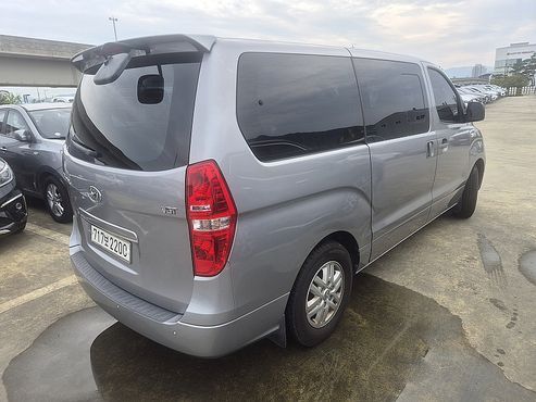 Hyundai Starex 12-Seater Wagon Modern — пробег 202 559 км — фото 2 из 5