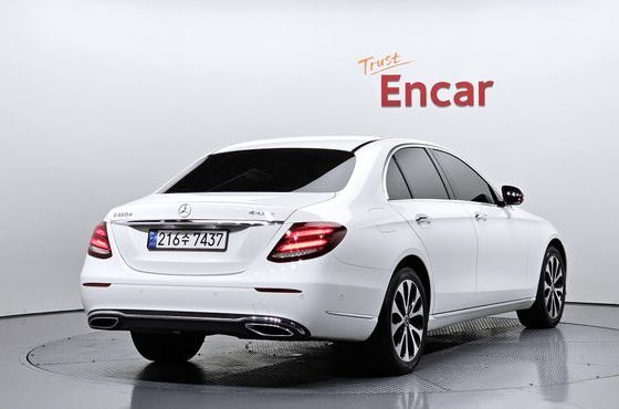 Mercedes-Benz E-Class E220d Exclusive — пробег 92 304 км — фото 2 из 5