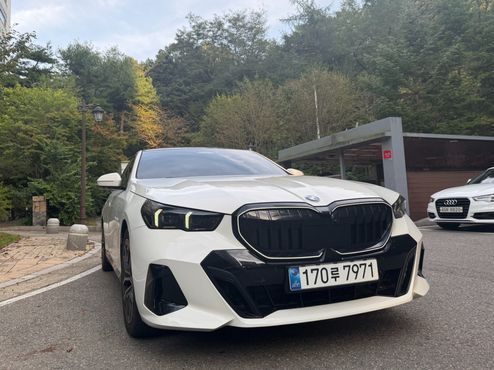 BMW 5-Series 520i M Sport — пробег 9 000 км — фото 3 из 5