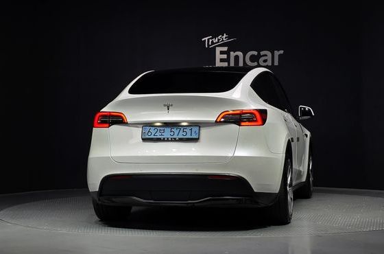 Tesla Model Y Standard Range RWD — пробег 62 352 км — фото 4 из 5