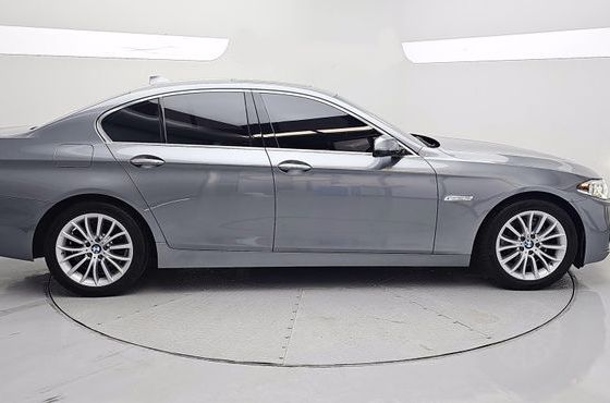 BMW 5-Series 520d xDrive Luxury Plus — пробег 95 944 км — фото 4 из 5