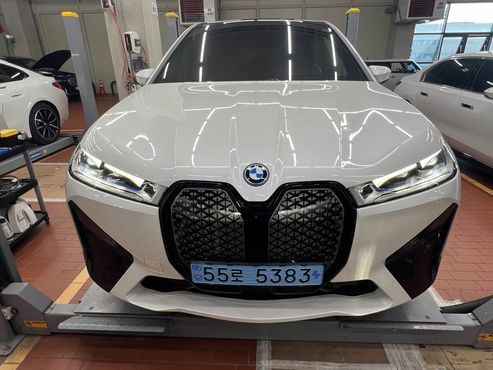 BMW iX xDrive50 Sports Plus — пробег 55 680 км — фото 1 из 5
