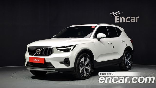 Volvo XC40 B4 Ultra Bright — пробег 281 км — фото 1 из 5