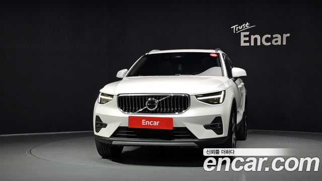 Volvo XC40 B4 Ultra Bright — пробег 281 км — фото 3 из 5