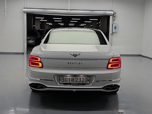 Bentley Flying Spur 4.0 Azure — пробег 69 977 км — фото 4 из 5